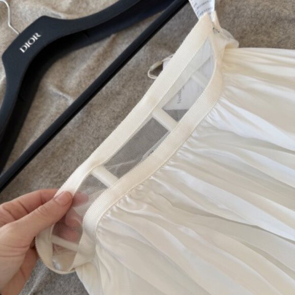 Christian Dior Model Number: 211J39A610 - Picture 3 of 6